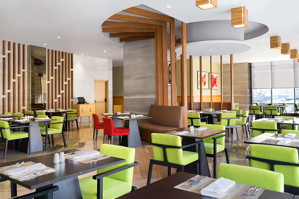 Dining - Holiday Inn & Suites Jakarta Gajah Mada